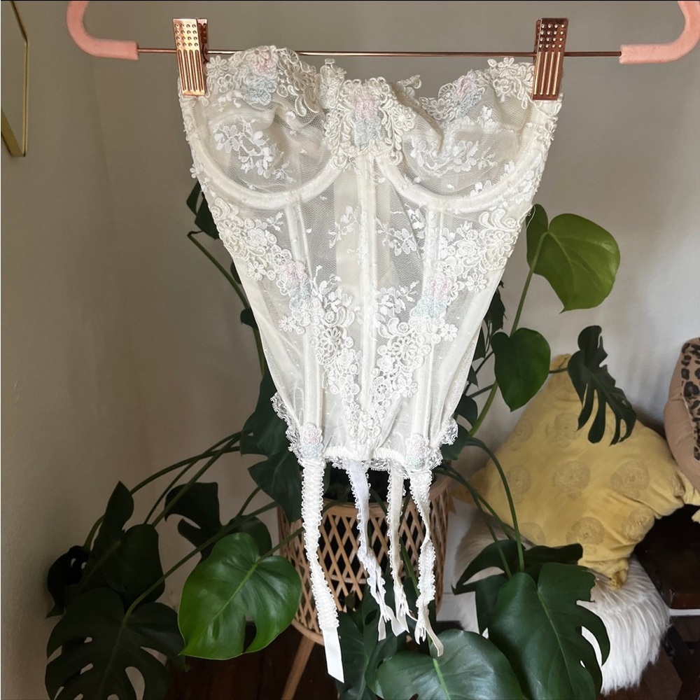 Victoria’s Secret / Vintage 1980s VS Ivory Pastel Floral Embroidered Lace Corset